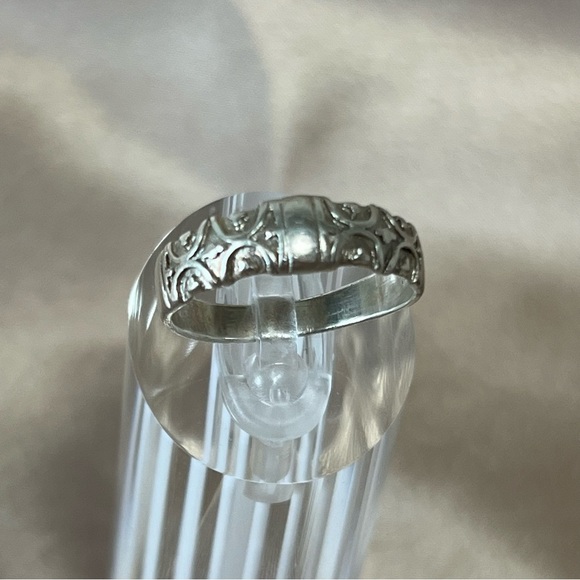 Sterling Silver 925 Engraved Scroll Work Ring Band Size 8.5 Dainty Boho Style - Picture 7 of 14